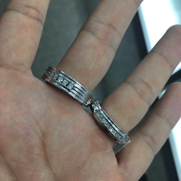 10kt White Gold Diamond Wedding Band Ring 1/4 Cttw - Picture 9 of 9